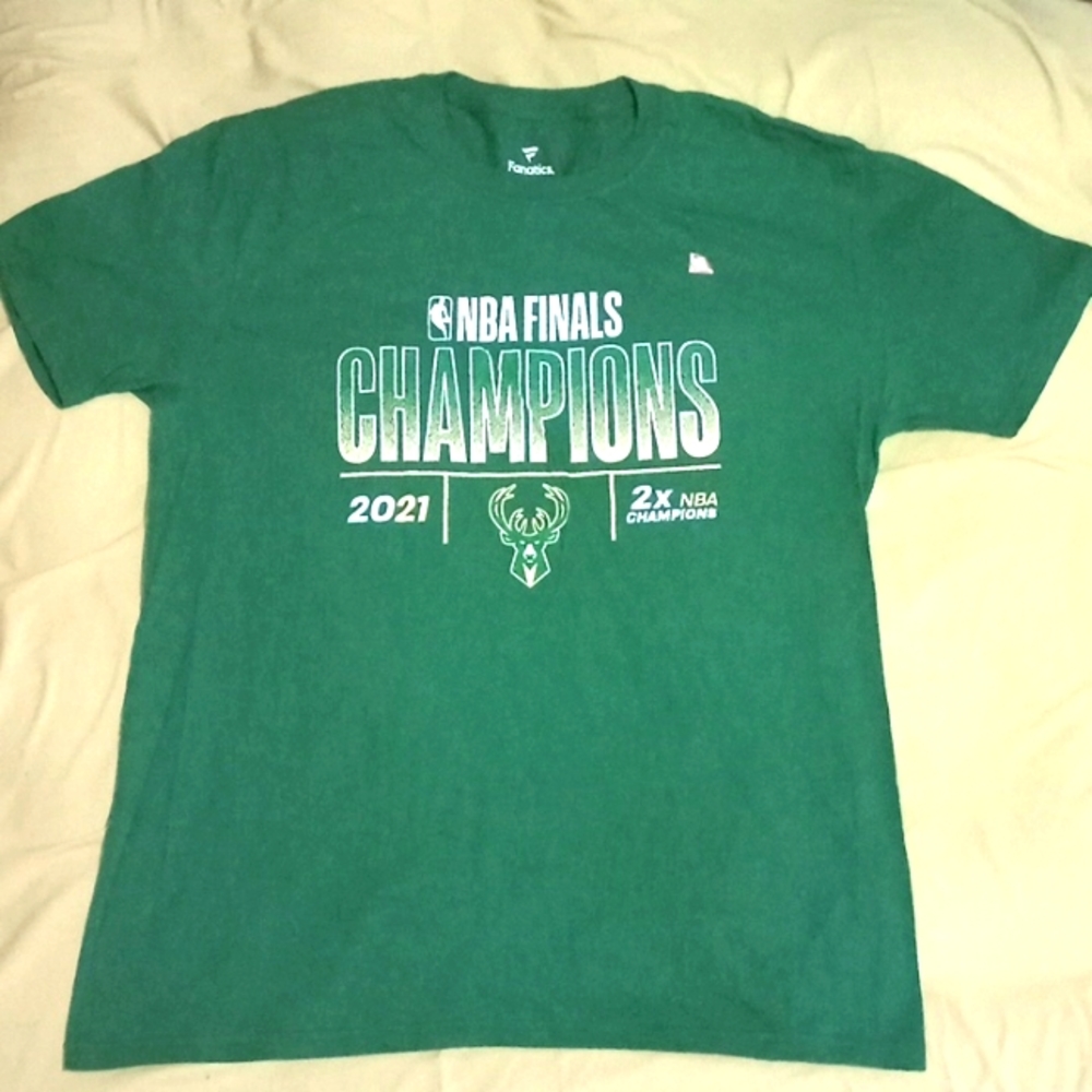 Fanatics Mens Milwaukee Bucks 2021 NBA Championship T Shirt (Size XL)
